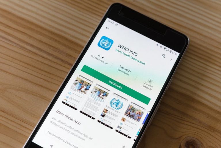 варианты получения приложения на экране смартфона